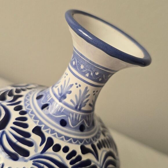 NOT FOR SALE Vintage Talavera Blue And White Mexican Majolica Pottery Vase 5" - Picture 5 of 8